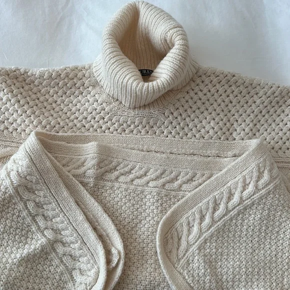 Ralph Lauren Cable Knit Poncho Cape - Picture 6 of 7